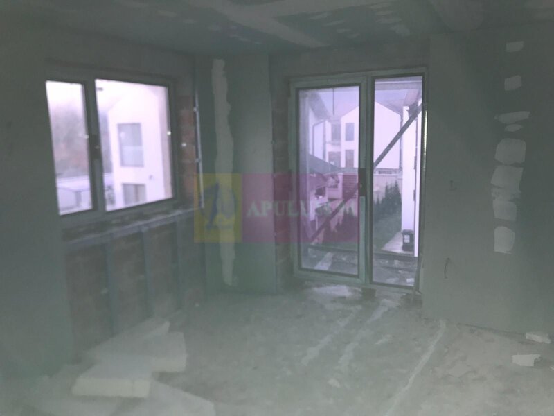 Vila la rosu Zarnesti- Mitropolit Metianu cu vedere superba spre munte